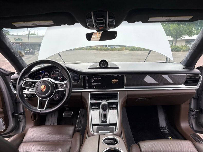 2017 Porsche Panamera