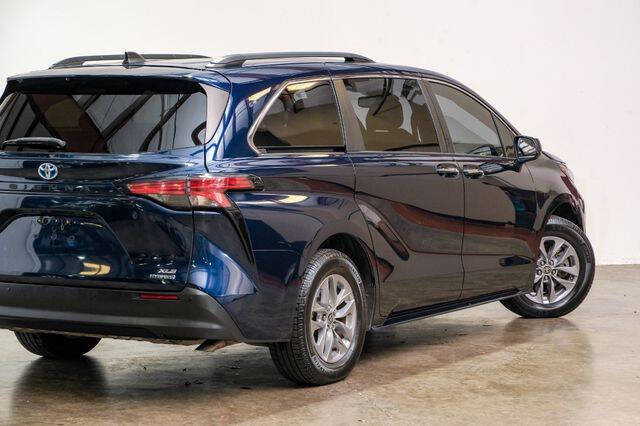 2022 Toyota Sienna XLE 7-Passenger