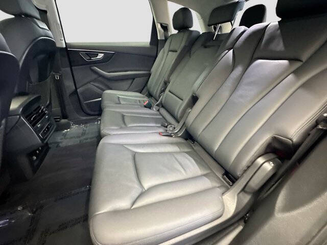 2022 Audi Q7 quattro Premium Plus 55 TFSI