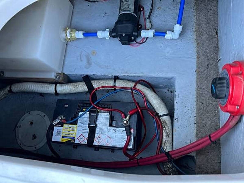 2001 Four Winns FUNSHIP 254