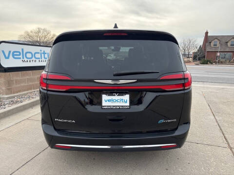 2024 Chrysler Pacifica Plug-In Hybrid Select