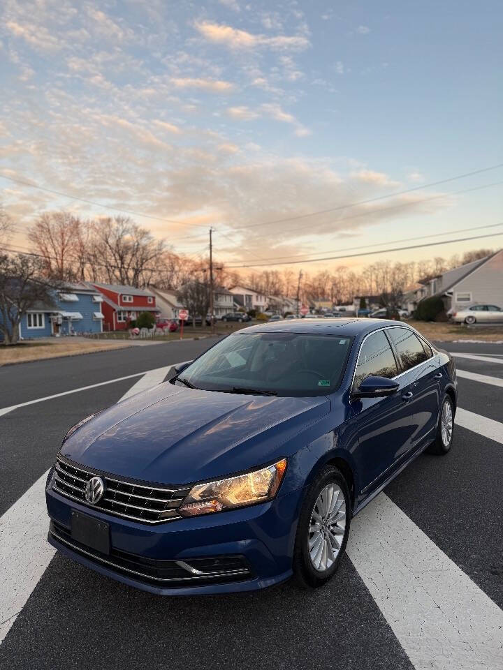 2017 Volkswagen Passat SE's photo