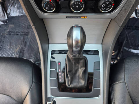 2013 Volkswagen Passat SE