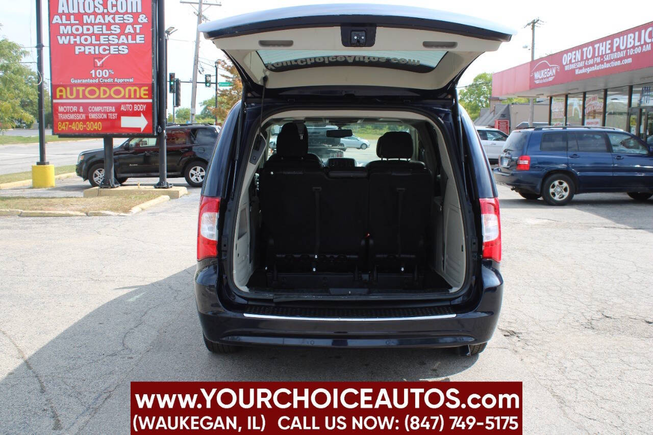 ChryslerTown and Country10