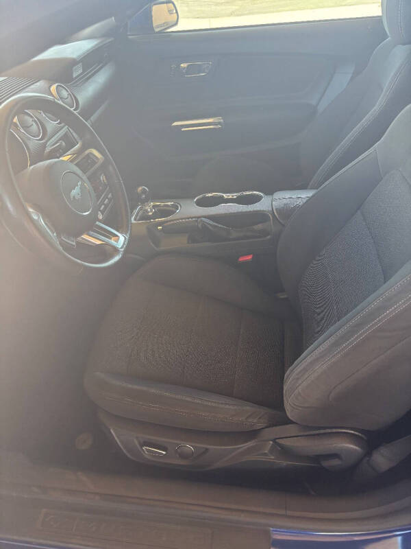 2016 Ford Mustang V6