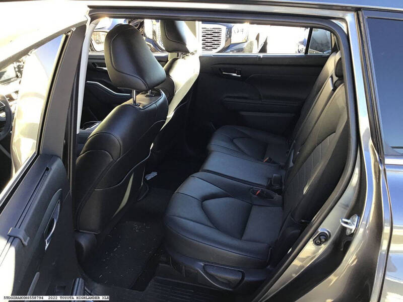 2022 Toyota Highlander XLE