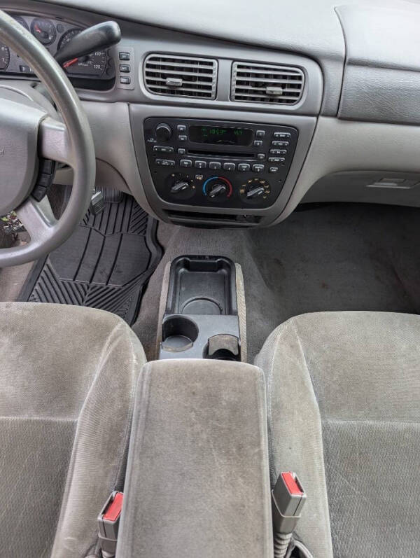 2006 Ford Taurus SE