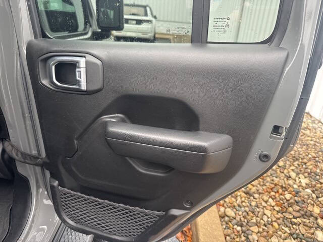 2023 Jeep Gladiator Sport