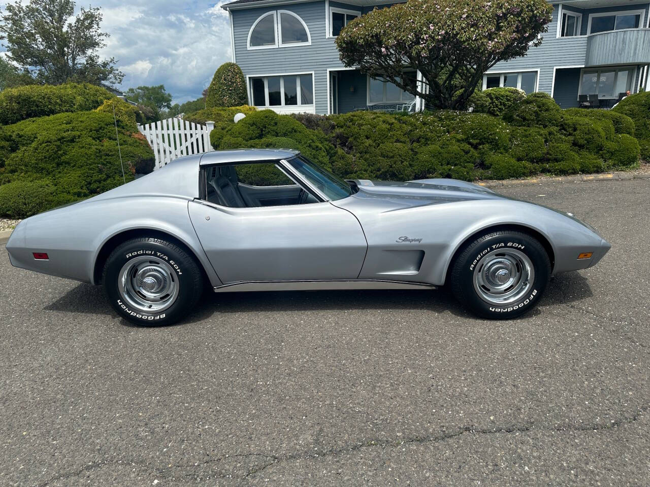 1975 Chevrolet Corvette 11