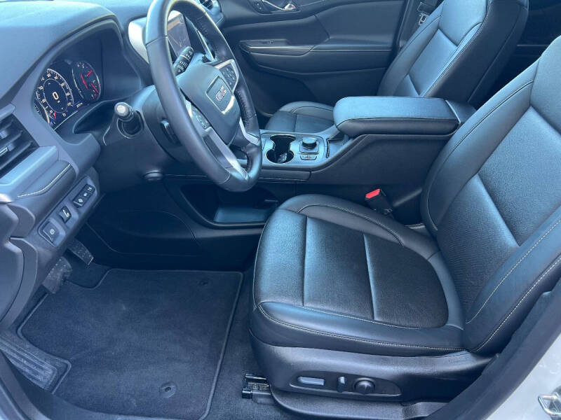 2022 GMC Acadia SLT