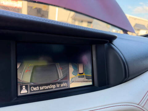 2017 Infiniti QX30 Premium