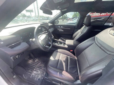 2025 Ford Explorer Platinum