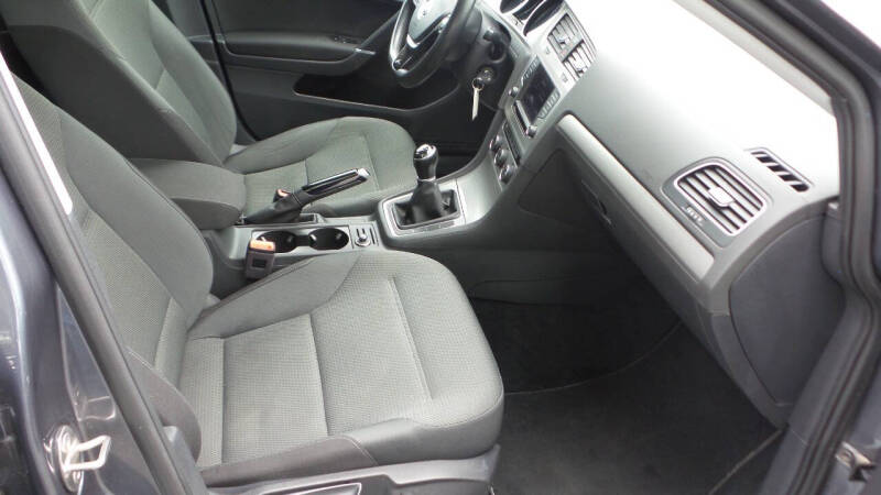 2017 Volkswagen Golf TSI S