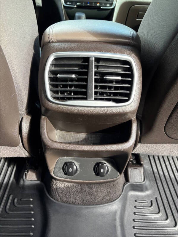 2019 Hyundai Santa Fe SE 2.4L