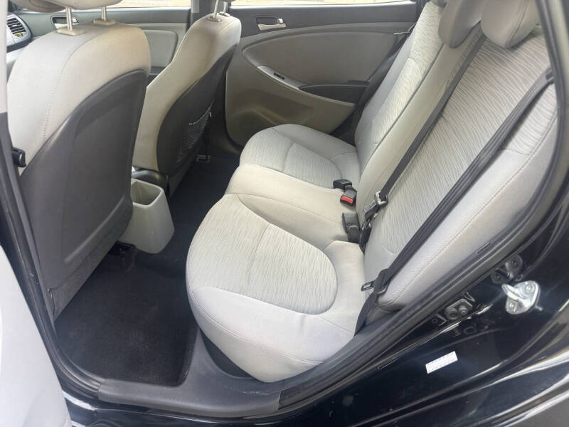 2016 Hyundai Accent SE