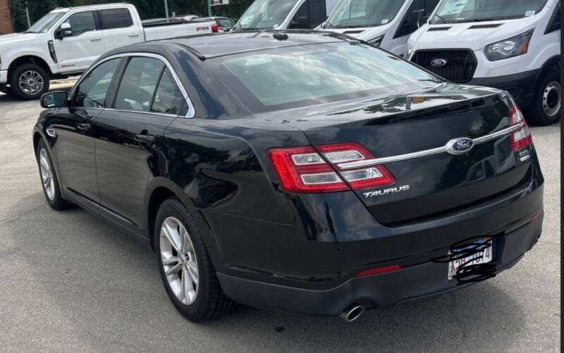 2015 Ford Taurus SEL