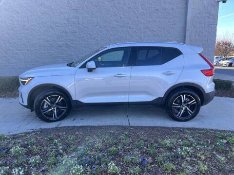 2025 Volvo XC40 B5 Core Bright Theme