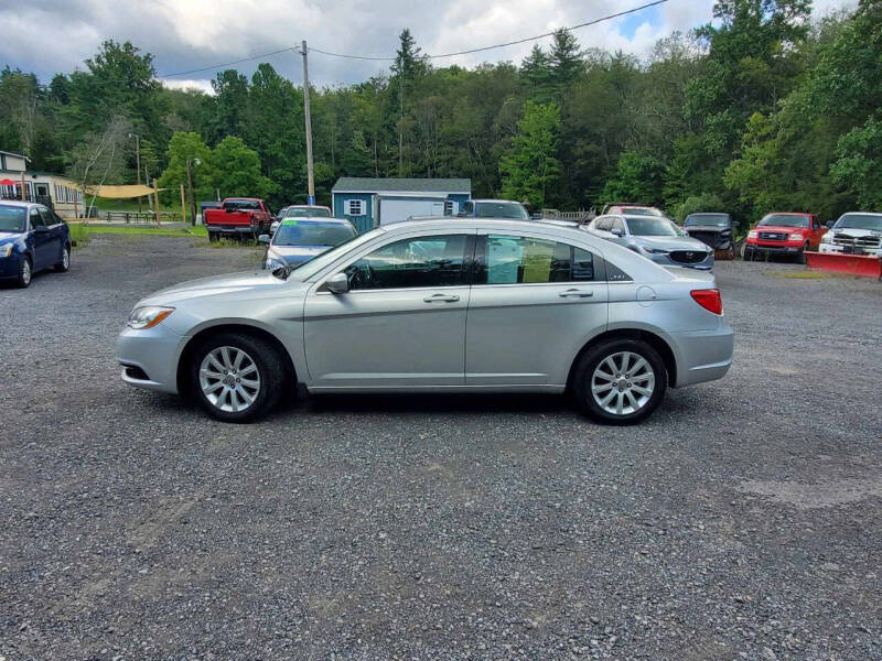 2012 Chrysler 200 Touring photo 2