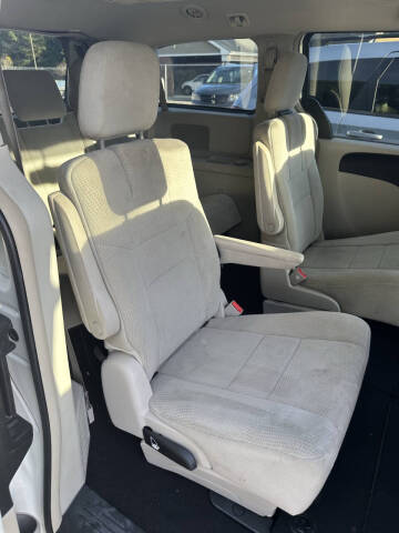 2013 Chrysler Town and Country Touring