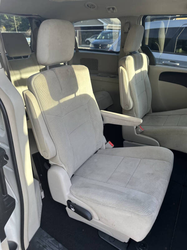 2013 Chrysler Town and Country Touring