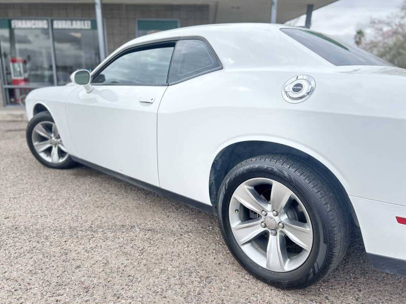 2016 Dodge Challenger SXT