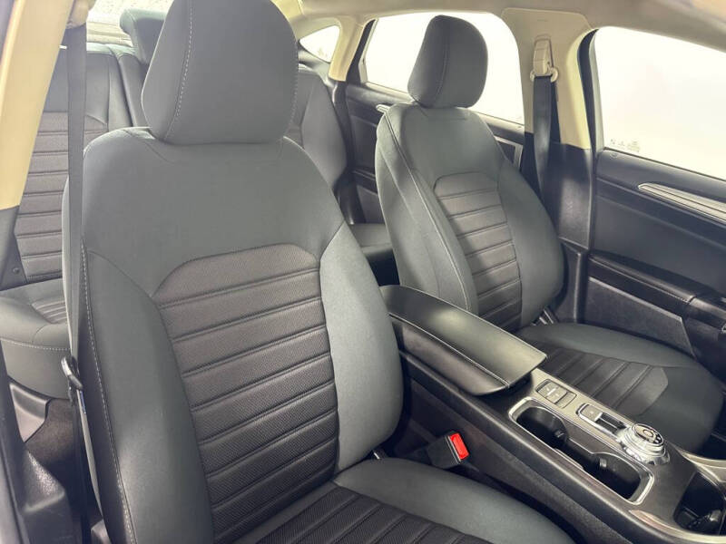 2020 Ford Fusion Hybrid SE