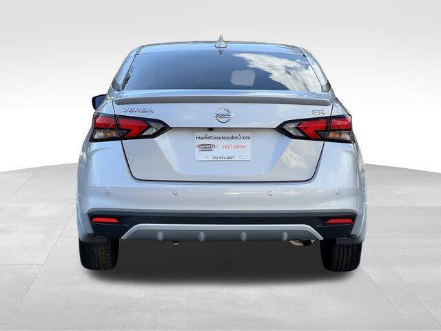 2022 Nissan Versa SR