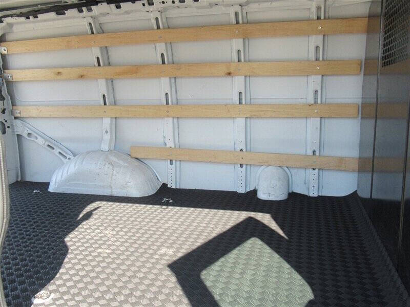 2022 GMC Savana 2500