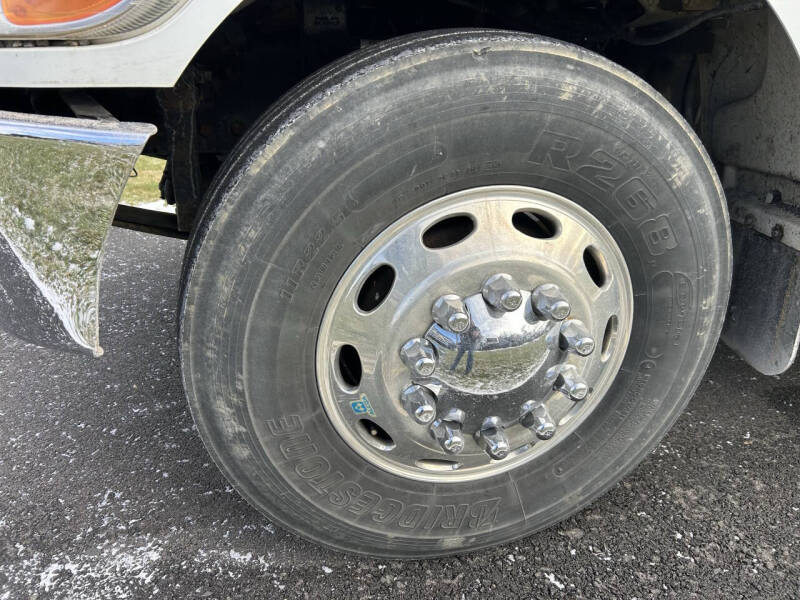 2006 Peterbilt 335 Mechanic's Truck