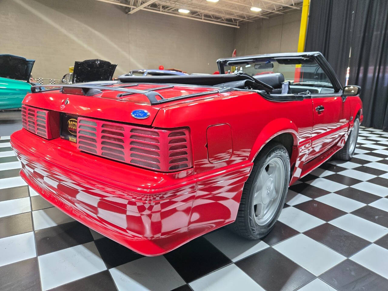 1992 Ford Mustang 21