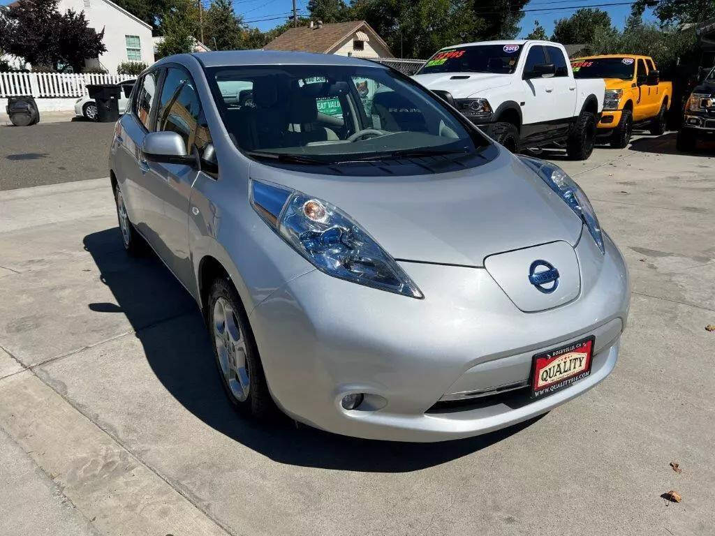 2011 nissan leaf sl deals hatchback 4d