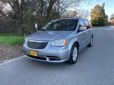 2014 Chrysler Town and Country for sale at ULTIMATE MOTORS in Sacramento CA