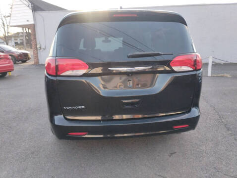 2020 Chrysler Voyager LXi