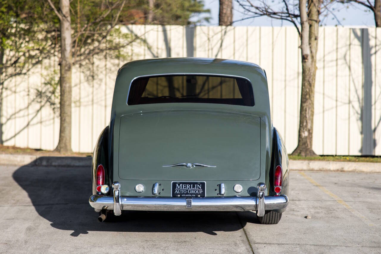 1967 Rolls-Royce Phantom 5