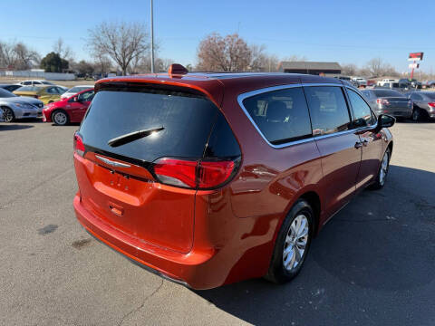 2018 Chrysler Pacifica LX