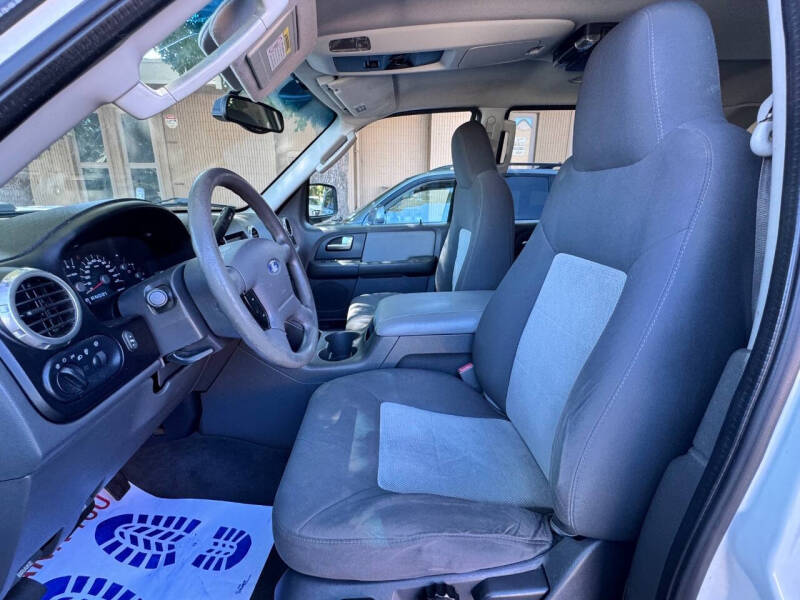 2003 Ford Expedition XLT