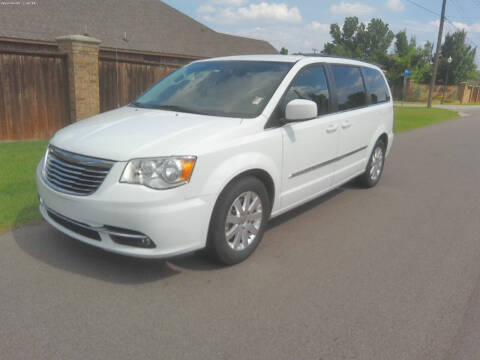 2016 Chrysler Town and Country for sale at BUZZZ MOTORS in Moore OK