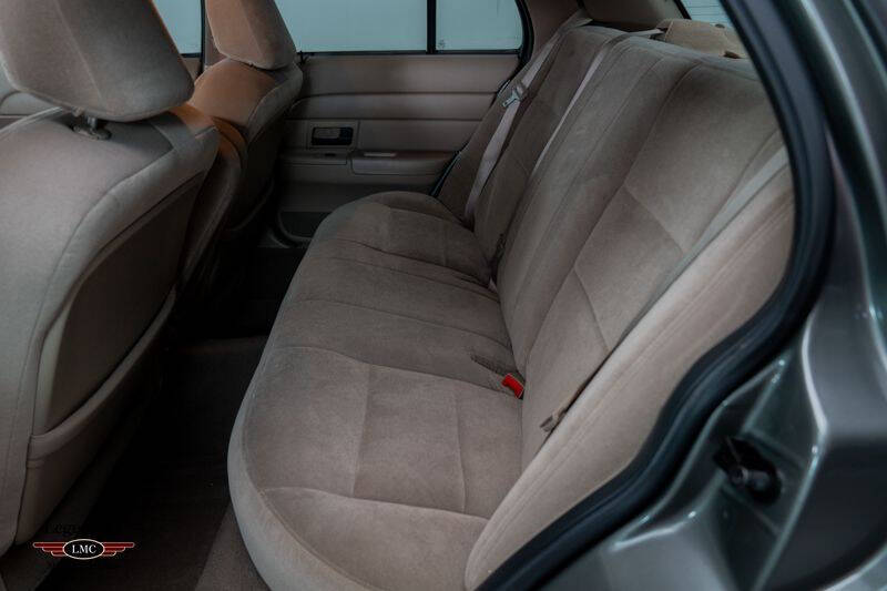 2003 Ford Crown Victoria