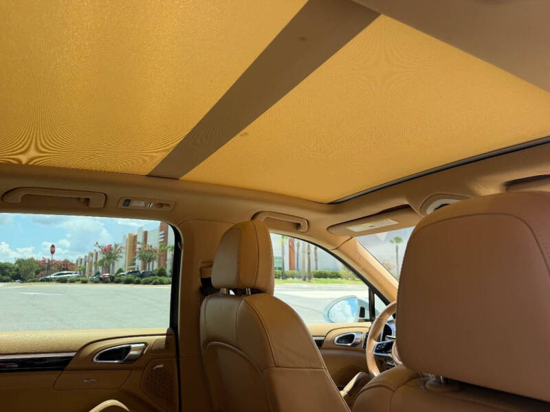 2017 Porsche Cayenne Platinum Edition