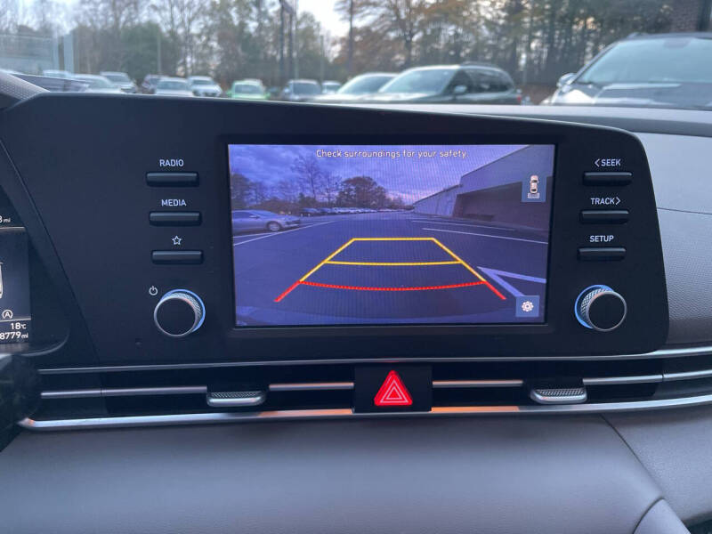 2023 Hyundai Elantra SE