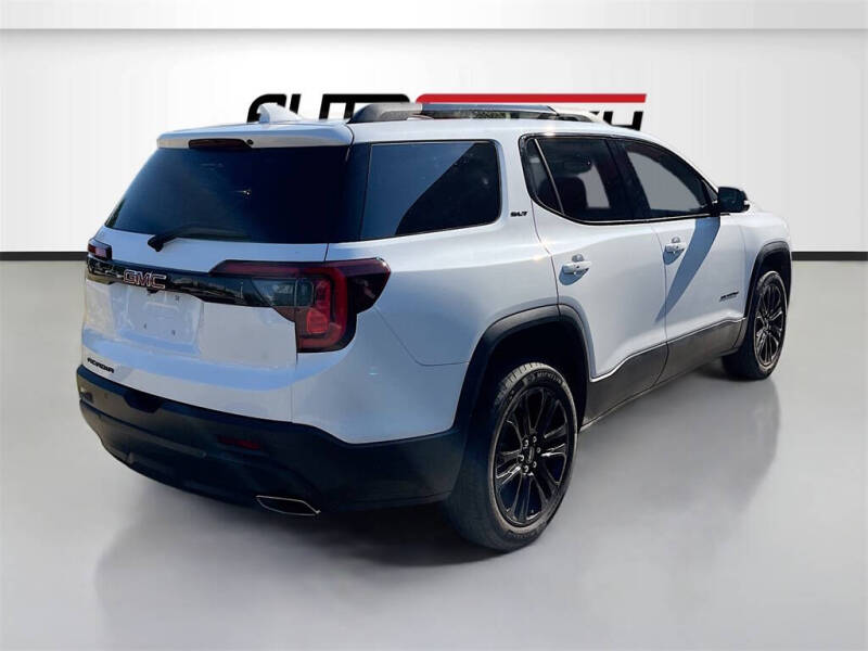 2023 GMC Acadia SLT