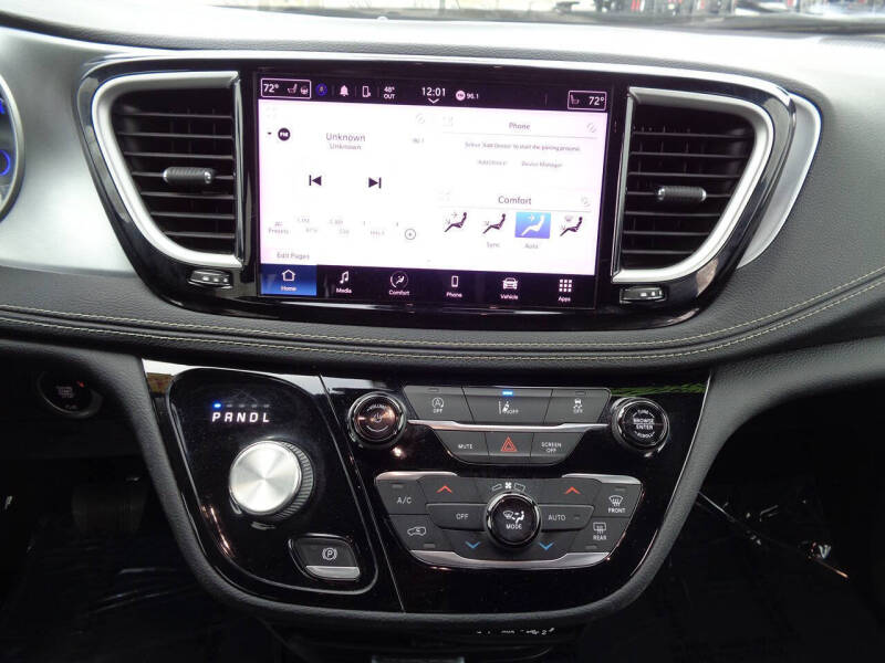 2022 Chrysler Pacifica Touring