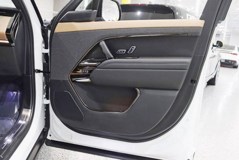 2025 Land Rover Range Rover Sport P460e Dynamic SE