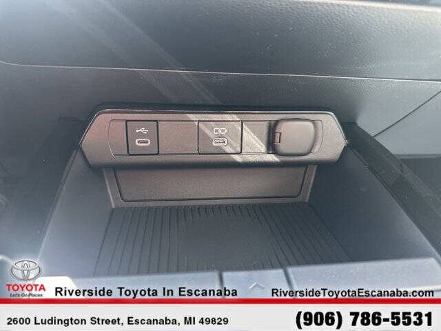 2025 Toyota Prius LE