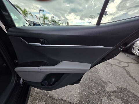 2023 Toyota Camry Hybrid LE