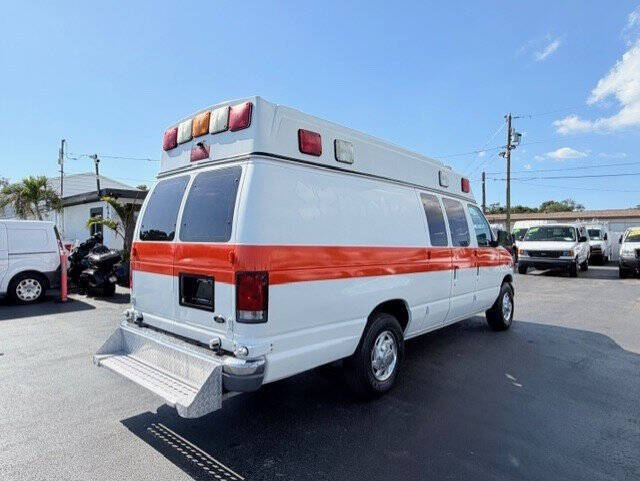 1999 Ford E-Series E-350 SD
