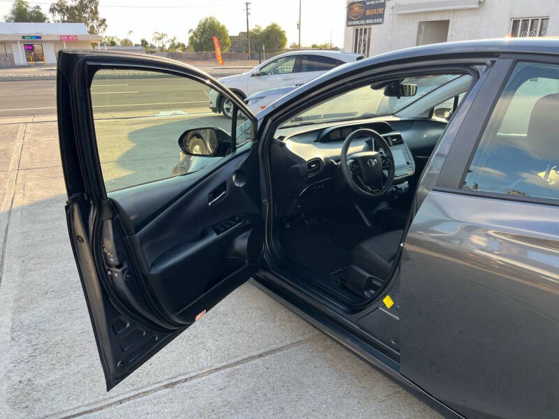 2020 Toyota Prius XLE