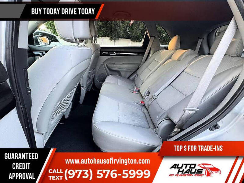 2011 Kia Sorento LX