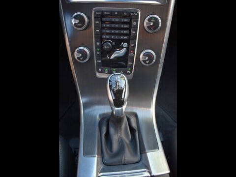 2016 Volvo XC60 T5 Drive-E Platinum