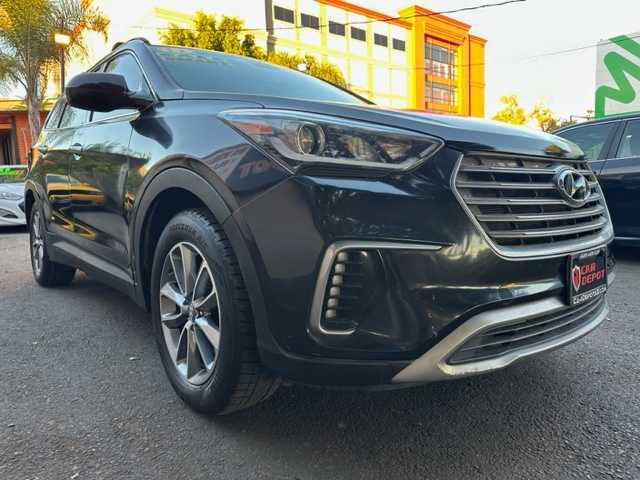 2017 Hyundai Santa Fe SE